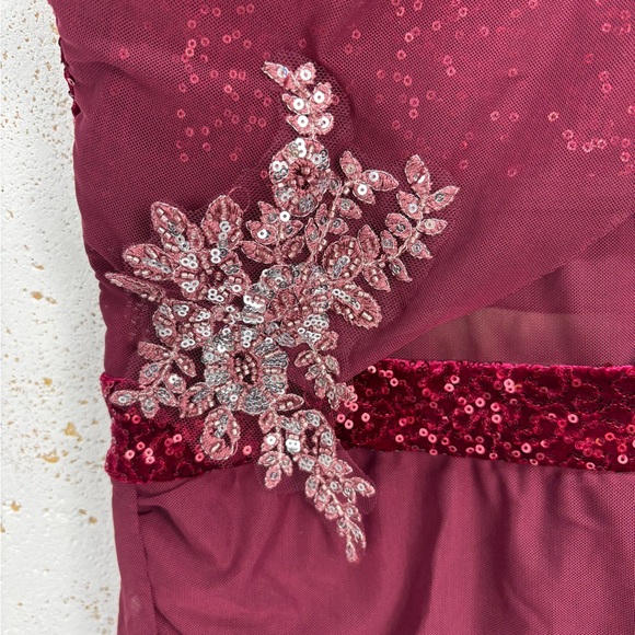 Weissman Elite Sequin Mesh Halter Dress Dance
Costume NEW Size IC Child Burgundy - Picture 6 of 10
